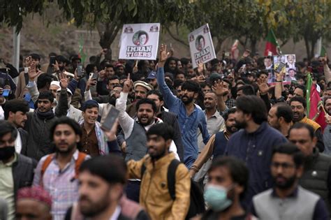 Pakistani police arrest scores more Imran Khan supporters